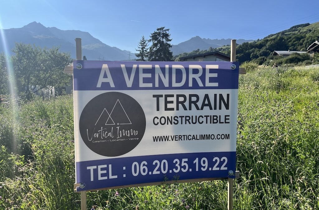 A VENDRE –  Terrain constructible de 638 m2 à Valezan – Versant du soleil